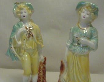 Colonial Victorian Ceramic Statue Figurines Lady - Man Yellow Green Gold Détails 1980's