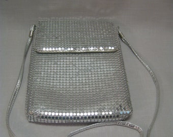 Evening Bag Purse Clutch Silver Tone Mesh 40 Inch Cross Body Strap Magnetic Snap 1 open Pocket Inside Another Y&S Original