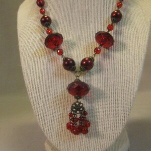 Necklace Assorted Size Beads Redish Pink Tones Tassels Beads Antique Gold Tone Chain Lobster Clasp Express Jewelry