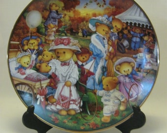 Collector Plate Fine Porcelain Teddy Bear Outing  Ltd Edition Franklin Mint Heirloom # H5672 Carol Lawson