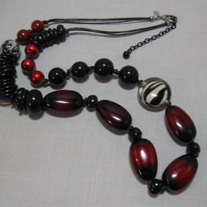 Necklace Chunky Beads Oval Round Black Red White Black Animal Print Round Flat Disks 3 Black Hand Knotted Cords Lobster Clasp Chico&#39;s