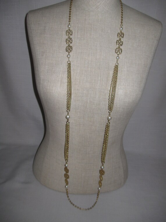 Necklace 50 Inches in Length Gold Tone Chains Flo… - image 2
