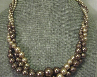 ネックレス チョーカー 3 ストランド ツイスト トルサード フェイクパール ブロンズ シャンパントーン RMN The Roman Jewelry Co