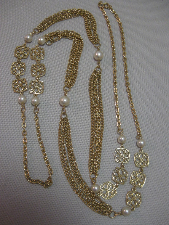 Necklace 50 Inches in Length Gold Tone Chains Flo… - image 7