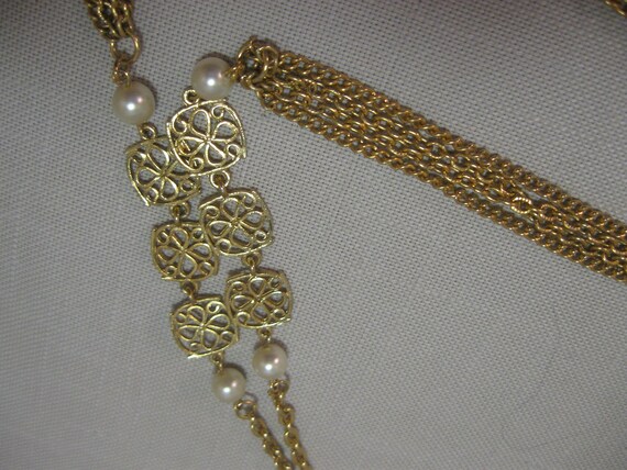 Necklace 50 Inches in Length Gold Tone Chains Flo… - image 5