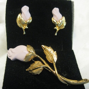 Brooch Pin Earrings Clip Set Pink Genuine Porcelain Rose In Brush Gold Tone With Original Boxes Genuine Porcelain Rose Avon 1994