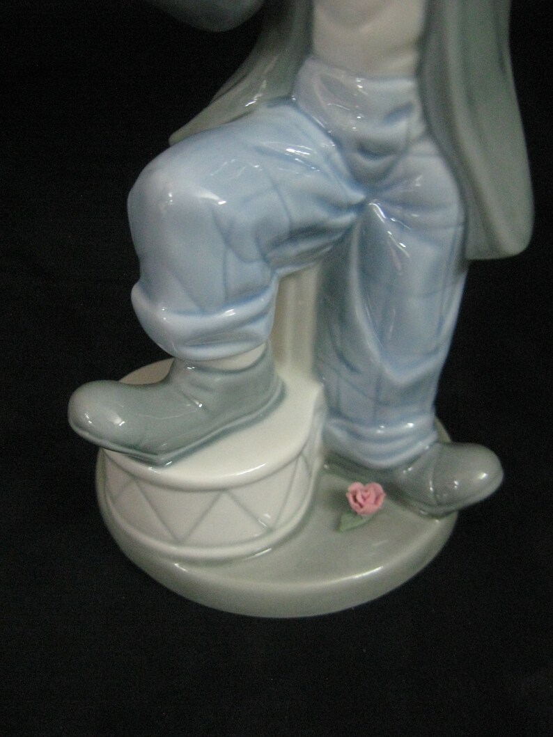 Porcelain Figurine Statue Clown Figurine Playing Violin Pastel Etsy