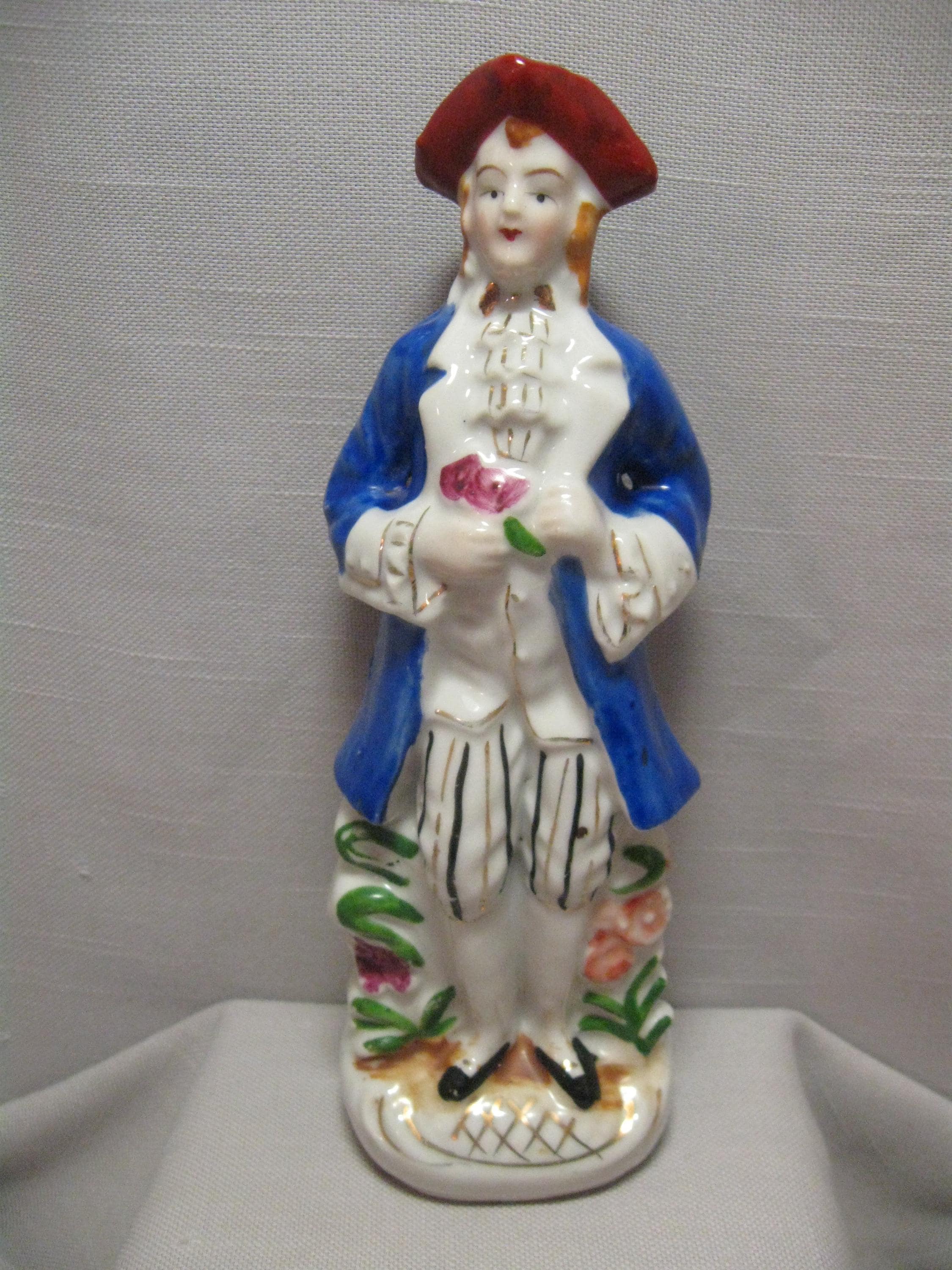 ヴィンテージマン Figurine Colonial Victorian Man Holding Flowers Blue Coat Rust
