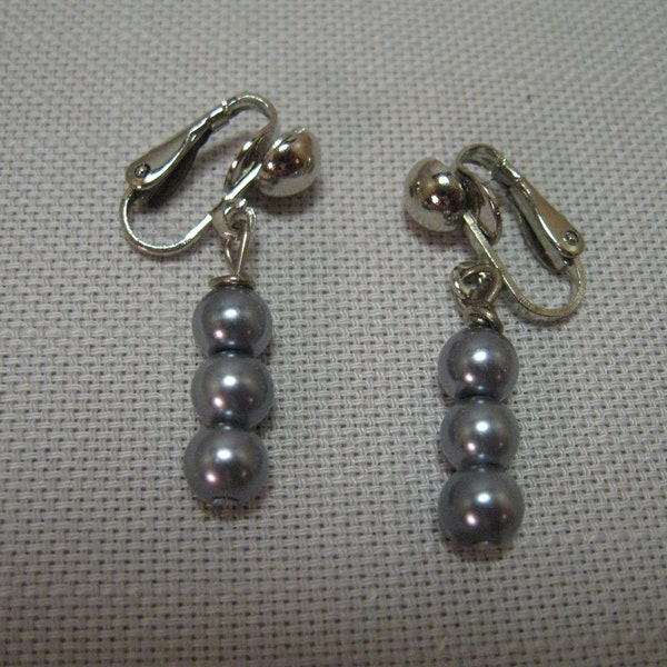 Earrings Clip On Dangle Silver Tone 3 Faux Gray Pearls 1 Round Shiny Silver Tone Bead