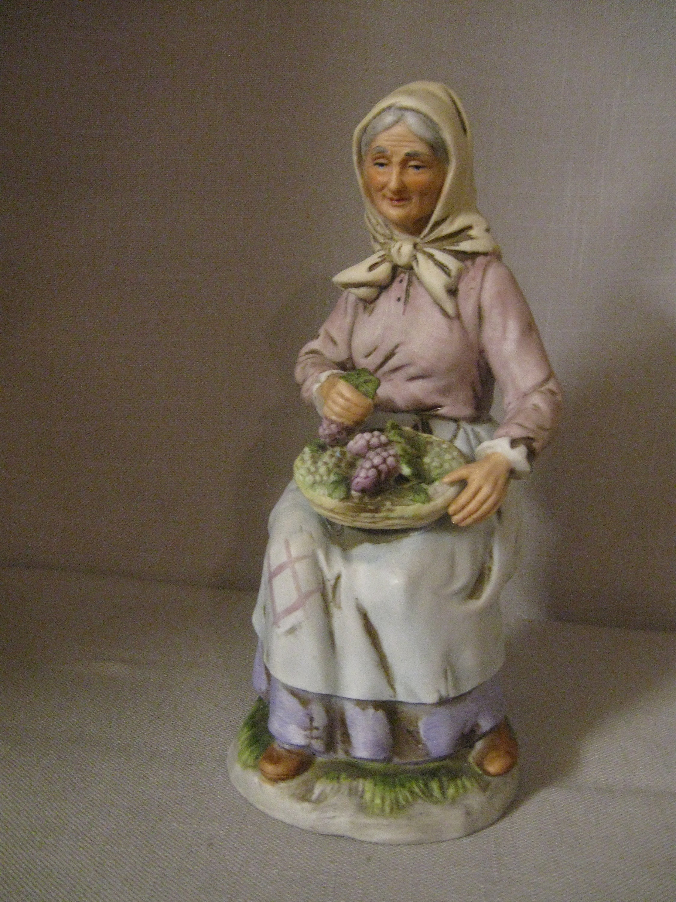 【snowmkuさま】old pottery ❀ ふんわりしっぽ赤茶色のリスさん web限定セール snowmkuさま】old pottery ふんわりしっぽ赤茶色