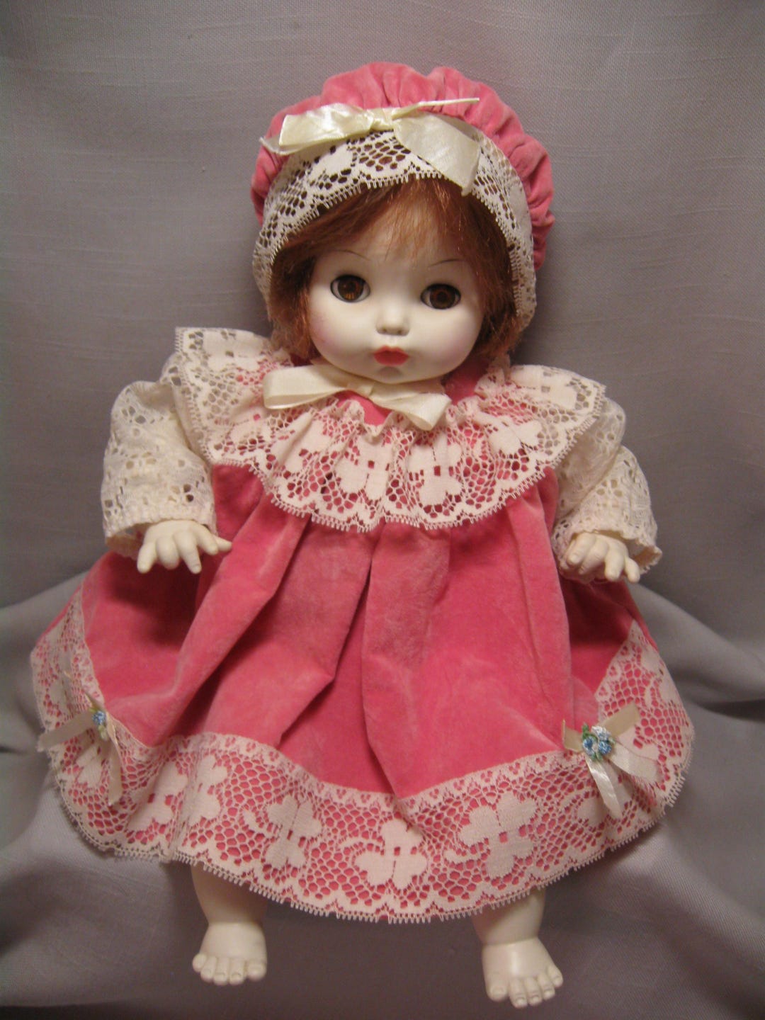 Horsman Dolls アンティークドール　スリープアイ　USA Doll Sitting Auburn Hair Brown Sleepy Eyes Velvet Pink Dress and