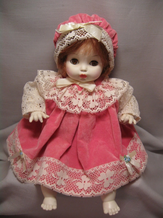 Horsman Dolls アンティークドール　スリープアイ　USA Doll Sitting Auburn Hair Brown Sleepy Eyes Velvet Pink Dress and