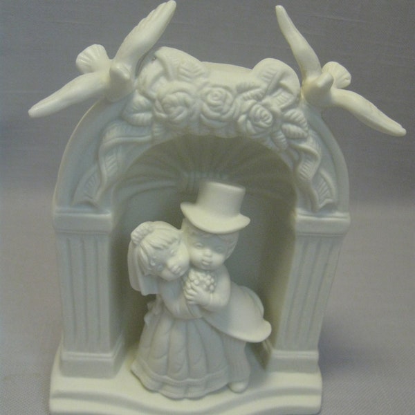 Figurine Bride and Groom Hugging Dancing in the Arch Way White Doves Flowers and Leaves Mark Autom China 1990