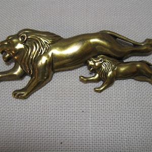 Brooch Pin Jungle Animal Figural Dual Lions Gold Tone Roll Over Clasp No Mark 1990