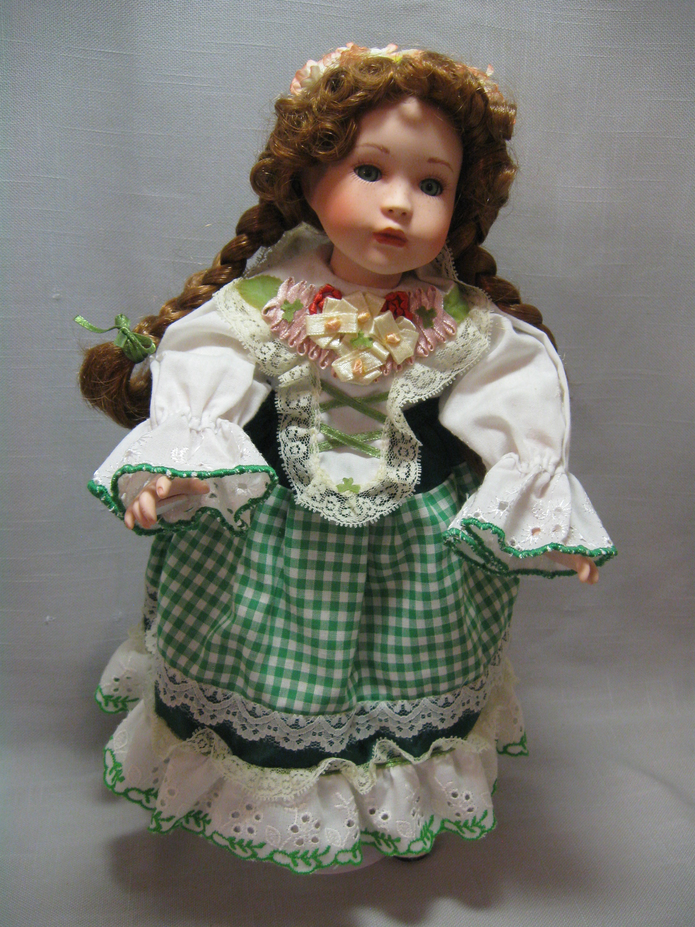その他 porcelain doll Doll Porcelain Name Kelly Musical Looking Over Four Leaf Clover