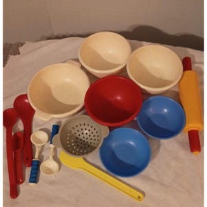 Vintage Tupperware Mini Serve-It Spielküchenset, Backschüsseln, Nudelholz, Löffel