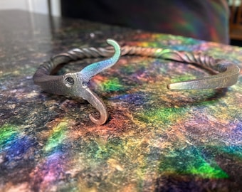 Anillo de brazo Jormungandr forjado a mano