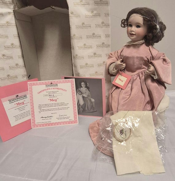 meg march pink dress Meg March (Emma Watson) Pink ballgown. Little Women (2019). Costume by Jacqueline Durran