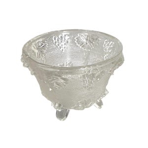 Vintage Clear Glass Footed Bowl – Grape Vine Pattern Decorative Serving Dish, Elegant Retro Glassware