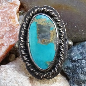 Vintage Navajo Turquoise Ring Size 6.25 Notched Edge with Raindrops Sterling Silver
