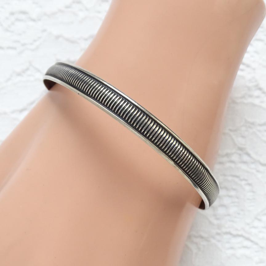 vintage silver bangle　Bracelet　バングル　925 Vintage, Sterling Silver, Bangle Bracelet, Vertical Wire