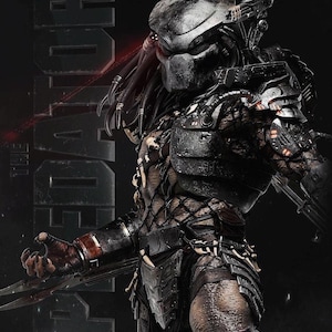Peut inclure: Illustration numérique détaillée du Predator, un personnage de science-fiction. L'image présente le Predator dans une armure sombre et texturée avec un casque, des dreadlocks et une arme. Le texte "THE PREDATOR" est affiché verticalement sur le côté gauche.