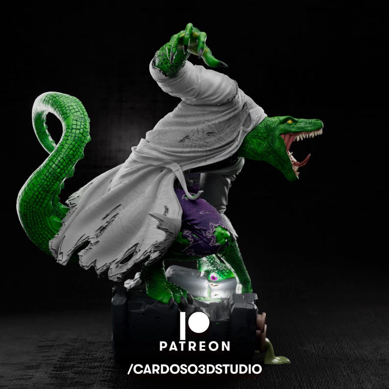 Peut inclure: Statue verte repr&eacute;sentant un L&eacute;zard, v&ecirc;tu d'une blouse blanche et d'un short violet. La statue a une longue queue et est pos&eacute;e avec un bras lev&eacute;. La base de la statue porte le logo Patreon et le texte "/CARDOSO3DSTUDIO".
