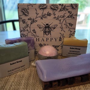 Relaxation Ritual Gift Box – Handmade Soap Bars, Bath Bomb & Spa Accessories