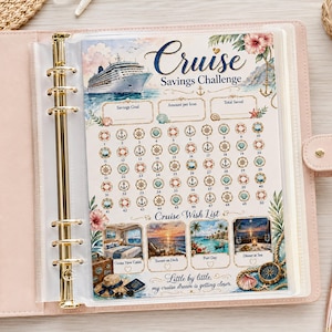 Puede incluir: Una hoja de seguimiento Cruise Savings Challenge dentro de una carpeta. La página presenta una ilustración de un crucero, una cuadrícula de cincuenta iconos numerados con anclas y salvavidas, y una sección Cruise Wish List con cuatro imágenes.