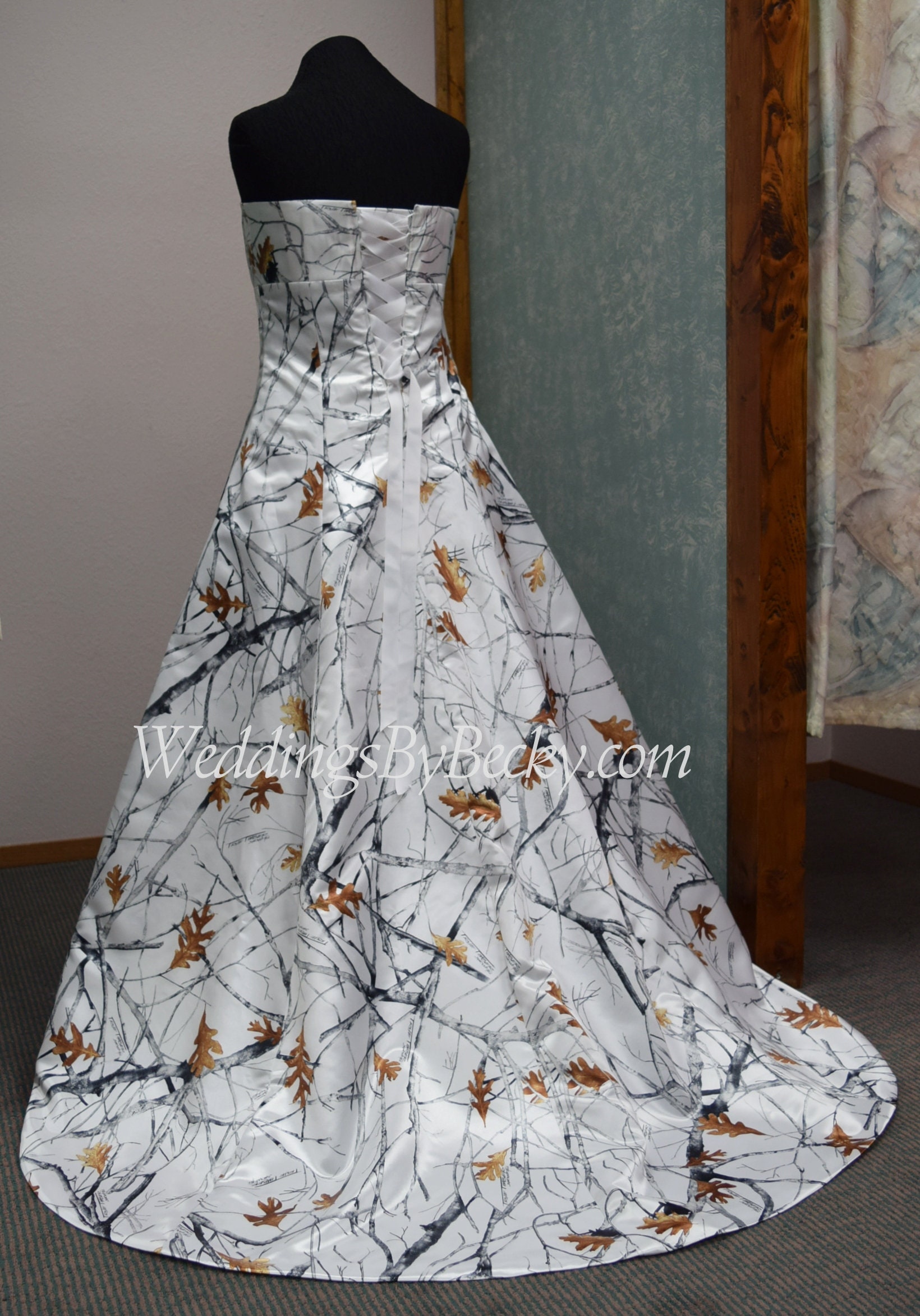 Snow camo 2025 wedding dress
