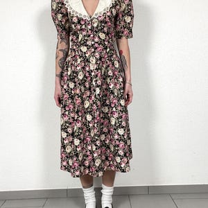 Vintage 80s Floral Dress  Lace Collar