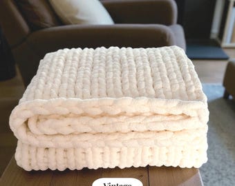 Chunky Knit Throw Blanket – Hand-Knit Chenille Throw, Vintage Cream, 50×60