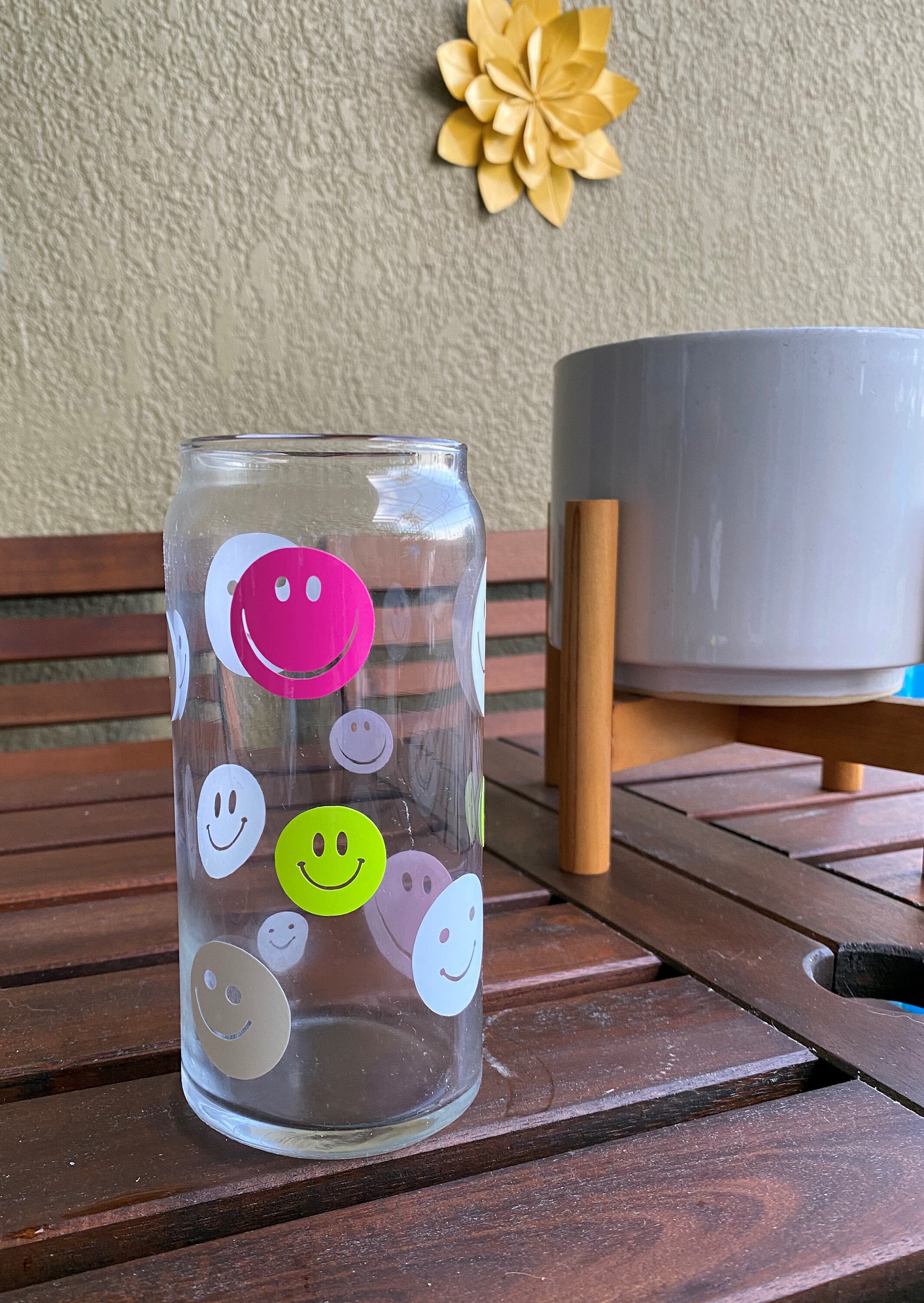 Color-Changing Smiley Face Can Glass with Bamboo Lid –  ChambrayandSandCustomGifts