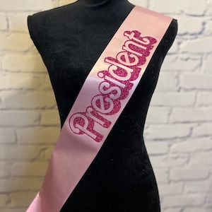Faixas de despedida de solteira com tema de boneca personalizada