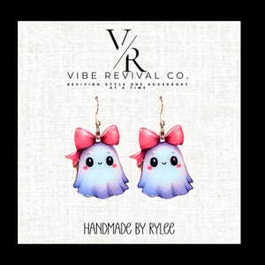 Cute Kawaii Pink Bow Ghost Earrings | Pastel Halloween Jewelry | Spooky Cute Acrylic Earrings for Women & Teens | Ghost Costume Accessory