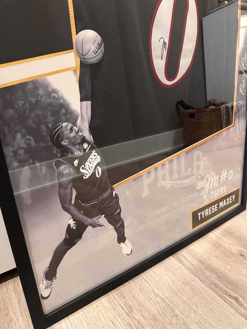 Custom Sports Jersey Display image 3