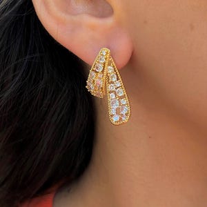 Dainty Zircon Stone Earrings – Elegant Everyday Jewelry
