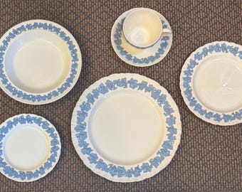 ウエッジウッドアンティーク エンボスドクィーンズウエア サラダボール