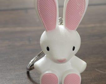 Llavero hecho a mano con conejito reciclado