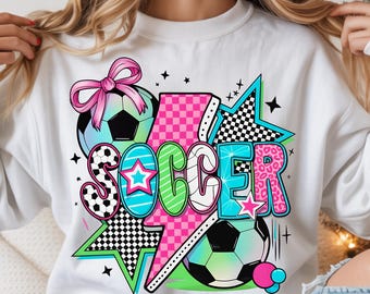 PNG de coqueta de fútbol preppy, clipart de mamá de fútbol retro, descarga digital de un lindo balón de fútbol con lazo, diseño de camiseta para el día del partido, PNG de sublimación