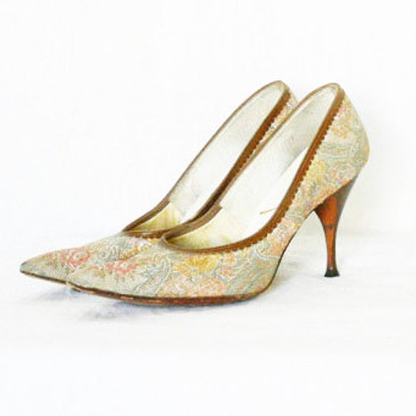 Vintage 50s Pumps Heels Shoes Tapestry Metallic Bronze Floral 8 N (Modern 7 N)