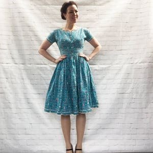 Vintage 50s Novelty Folk Print Midi Swing Dress XS S Aqua RicRac Ribbon Trim