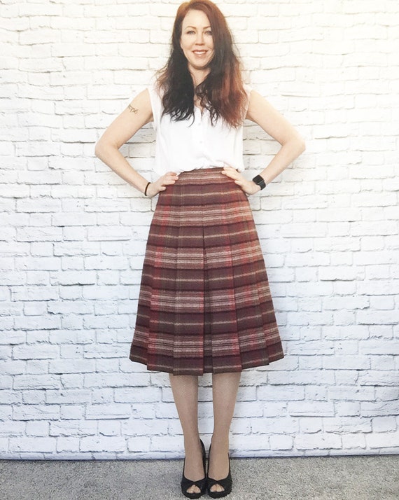 knit skirt knee length