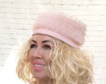 Vintage Carson Pirie Scott Hot Pink Velvet Ruffled Pillbox  display picture 2