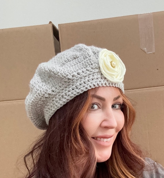 Vintage Y2K 00s Big Flower Rosette Whimsy Crochet Knit Cap  display picture 1