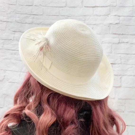 Vintage 80s Creamy White Wide Rolled Brim Boater Feather  display picture 2