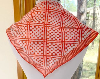 Lenço vintage estilo Mod dos anos 60, quadrado, 53 cm, com estampa de bolinhas vermelhas, laranja e brancas na borda e listras.