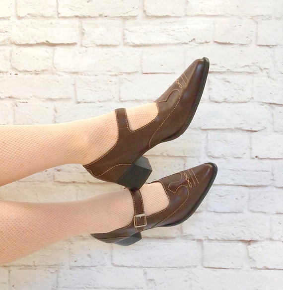 90s dress shoes women Vintage Does 20s Embroidered Brown Leather Mary Janes Block Heels 7.5 NOS NEW Wingtips women's popular 90s shoes