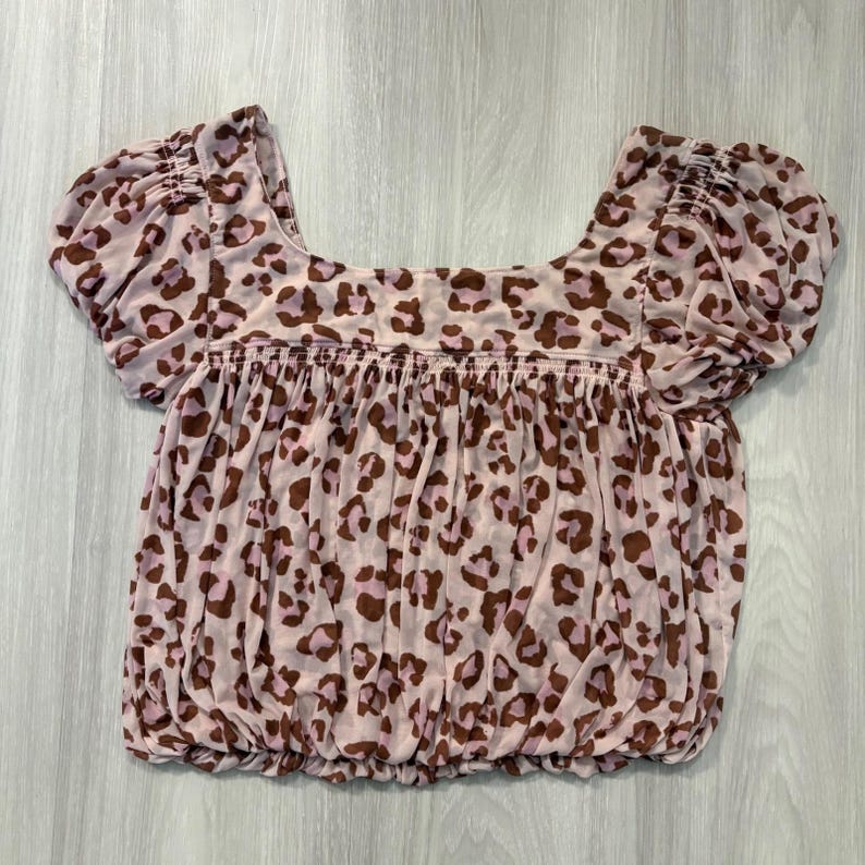 Free People Top Women Leopard Print Square Neck Smocked Puff Sleeve Size M imagen 3