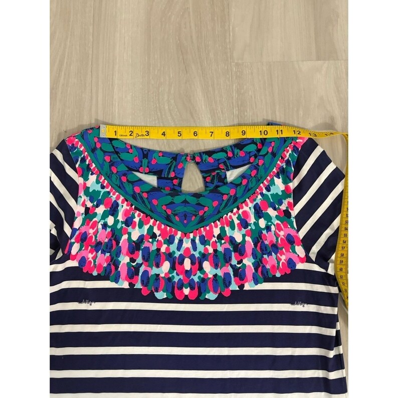 Abito Lilly Pulitzer da donna, blu navy, bianco a righe, in cotone Pima, modello a tubino, scollo multiplo, taglia M immagine 6
